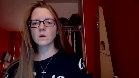 AngelicAngel online show from October 6, 6:30 am