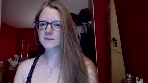 AngelicAngel online show from March 6, 6:30 am