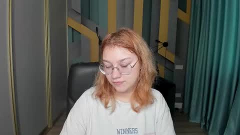 AngelinaLow online show from December 22, 12:30 pm