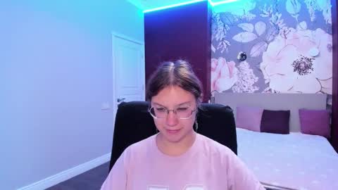 AngelinaLow online show from September 17, 11:41 am