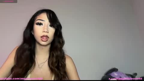 Snapshot of angelllsworlddd chatting on September 20, 2:54 am angel online show from September 20, 2:54 am