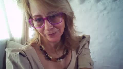 angelycute476334 online show from December 18, 7:40 pm