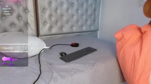 angiellam online show from February 3, 3:17 pm