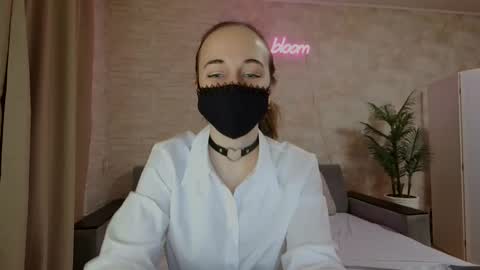 anikabloom online show from February 4, 9:41 pm