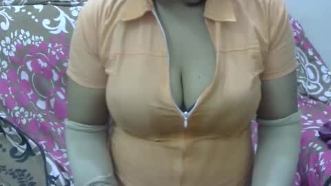 Snapshot of anjali_dogra786 chatting on October 19, 10:01 pm anjali_dogra786 online show from October 19, 10:01 pm