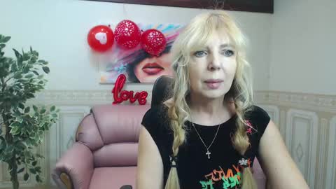 Anna Ditrih online show from February 12, 1:16 pm