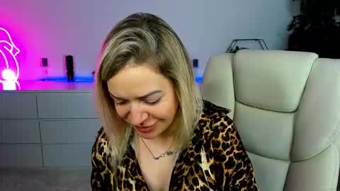 anna_snow9 online show from October 24, 7:15 am