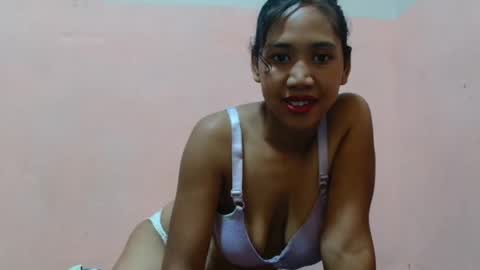 Snapshot of annahhotgirl chatting on March 4, 5:21 am annahhotgirl online show from March 4, 5:21 am