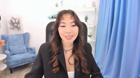 Anna online show from November 18, 11:33 am