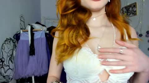 Anna online show from March 5, 8:59 pm