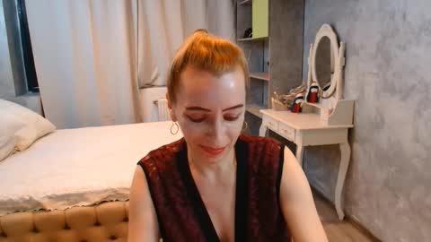 annedevrim online show from November 11, 7:15 am