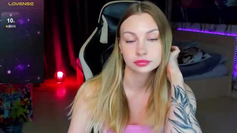 Annie online show from October 26, 2:18 am