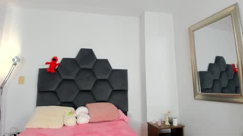 Annie online show from December 27, 7:03 pm