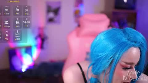 Snapshot of annie_may_may chatting on February 16, 4:10 pm Annie May   online show from February 16, 4:10 pm