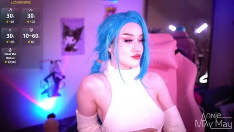 Snapshot of annie_may_may chatting on December 23, 4:28 pm Annie May   online show from December 23, 4:28 pm