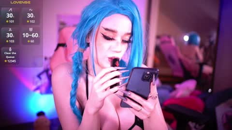 Snapshot of annie_may_may chatting on December 9, 5:08 pm Annie May   online show from December 9, 5:08 pm