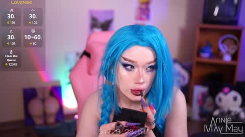 Snapshot of annie_may_may chatting on January 19, 6:31 am Annie May   online show from January 19, 6:31 am