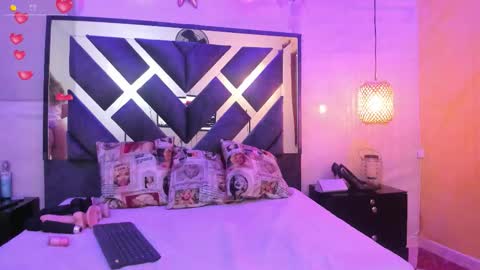 annie_vega17 online show from February 8, 3:16 pm