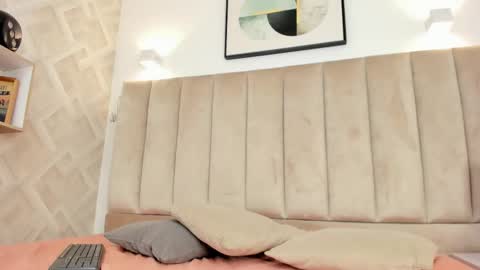 Annie Queen online show from October 22, 3:33 am