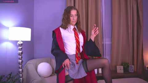 Annuetta online show from December 14, 7:47 am