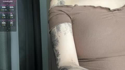 anny_leps online show from November 12, 1:42 pm