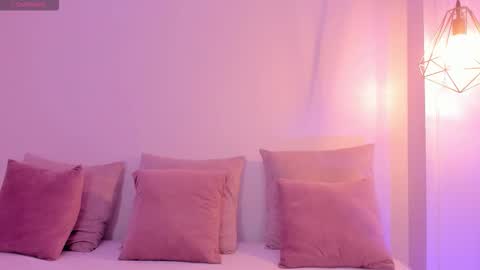 Anny  online show from December 17, 5:39 pm