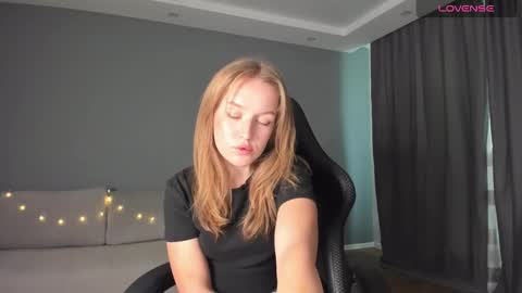 AnnyFourse online show from December 2, 8:48 am