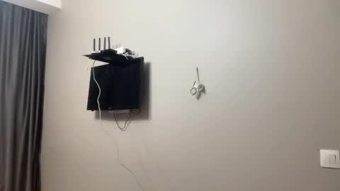 Any online show from February 5, 9:40 pm