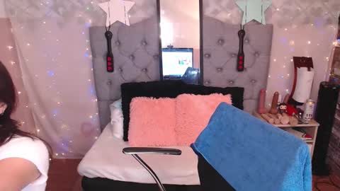 antolyh_c online show from December 15, 1:05 pm