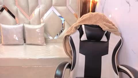 Antonela online show from December 15, 12:43 pm