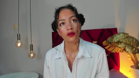 Snapshot of antonellahall_ chatting on March 8, 12:18 pm AntonellaHall  online show from March 8, 12:18 pm