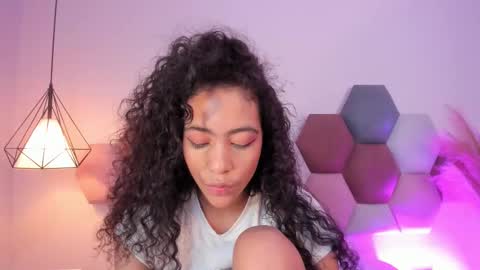Snapshot of antonellahall_ chatting on October 24, 12:01 pm AntonellaHall  online show from October 24, 12:01 pm