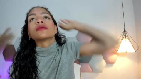 Snapshot of antonellahall_ chatting on February 20, 11:53 am AntonellaHall  online show from February 20, 11:53 am