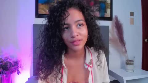 Snapshot of antonellahall_ chatting on September 29, 2:33 pm AntonellaHall  online show from September 29, 2:33 pm