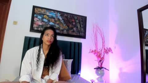 Snapshot of antonellahall_ chatting on January 17, 11:49 am AntonellaHall  online show from January 17, 11:49 am