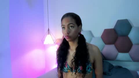 Snapshot of antonellahall_ chatting on January 29, 11:51 am AntonellaHall  online show from January 29, 11:51 am