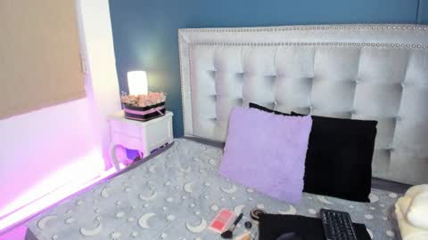 Snapshot of antonellaparker chatting on February 25, 12:49 pm Sarah online show from February 25, 12:49 pm