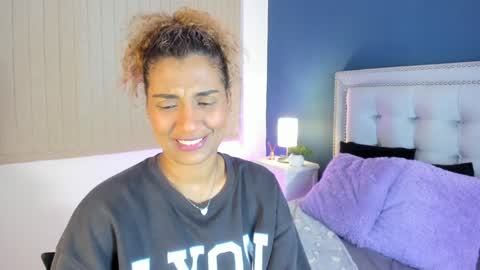 Snapshot of antonellaparker chatting on December 10, 12:17 am Sarah online show from December 10, 12:17 am