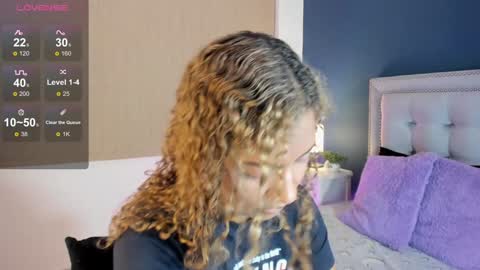 Snapshot of antonellaparker chatting on December 20, 1:54 pm Sarah online show from December 20, 1:54 pm