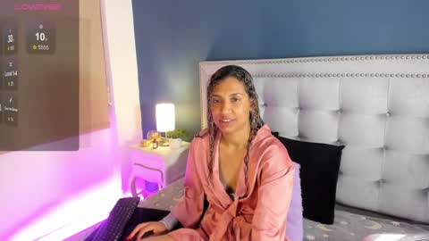 Snapshot of antonellaparker chatting on January 25, 12:30 pm Sarah online show from January 25, 12:30 pm