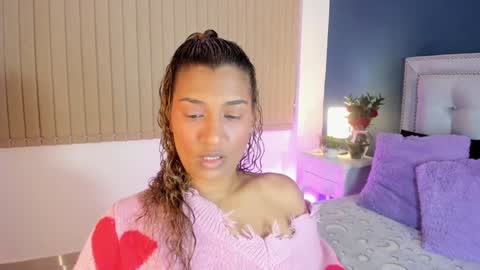 Snapshot of antonellaparker chatting on December 17, 1:38 pm Sarah online show from December 17, 1:38 pm