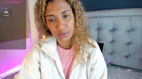 Snapshot of antonellaparker chatting on December 29, 12:23 pm Sarah online show from December 29, 12:23 pm