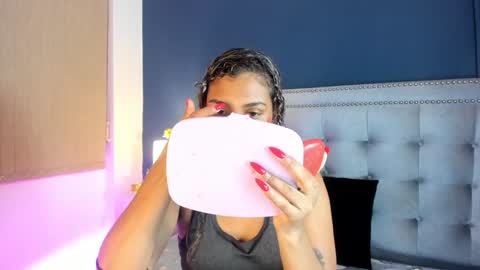 Snapshot of antonellaparker chatting on January 10, 12:26 pm Sarah online show from January 10, 12:26 pm
