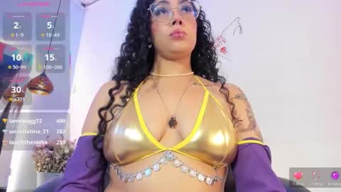 A N T O N E L L E  online show from October 31, 11:58 am