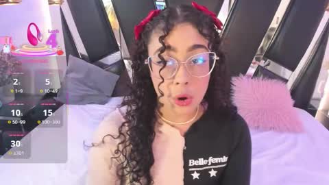 A N T O N E L L E  online show from October 10, 11:59 am