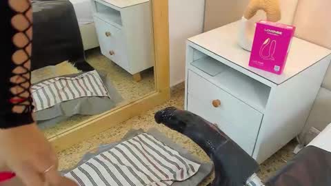 Antonia online show from February 6, 1:36 pm