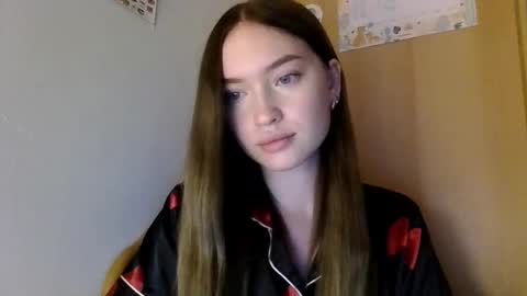 Snapshot of antonina25440 chatting on October 19, 8:55 pm antonina25440 online show from October 19, 8:55 pm