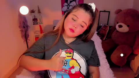   Independent model  online show from December 21, 11:13 pm