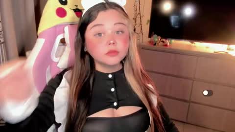   Independent model  online show from January 16, 11:01 pm