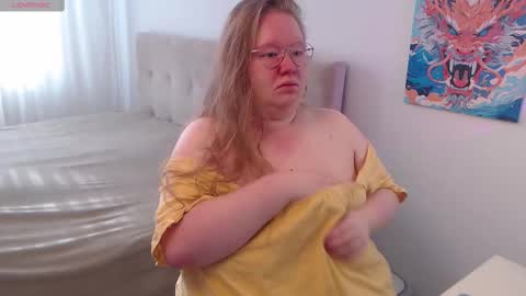 Anya Muna online show from September 18, 12:26 pm